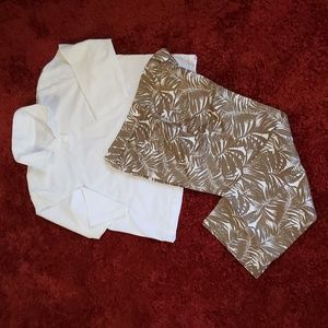 Talbots Signature Chino Capris Palm Pattern White/Khaki  Size 4